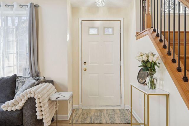 626 Willoughby Way W, Hopkins, MN 55305