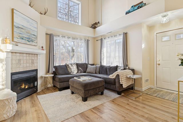 626 Willoughby Way W, Hopkins, MN 55305