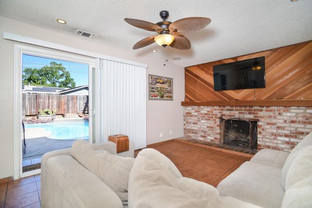 5213 Diablo Rd, Sacramento, CA 95842