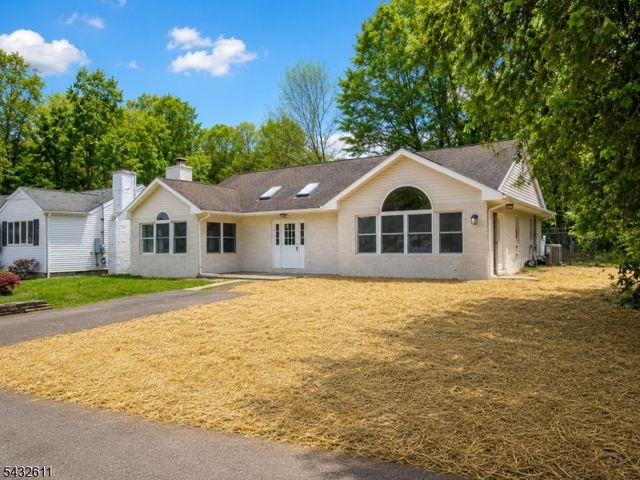 7 Lorettacong Dr, Jefferson Twp., NJ 07849