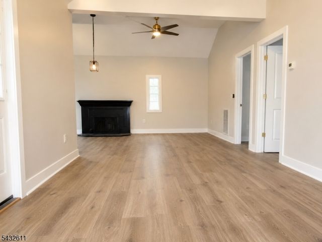 7 Lorettacong Dr, Jefferson Twp., NJ 07849