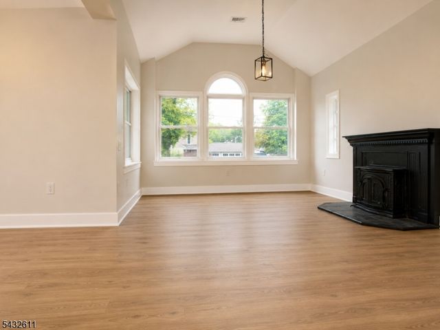 7 Lorettacong Dr, Jefferson Twp., NJ 07849