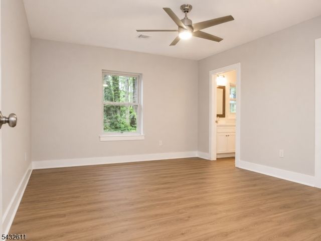 7 Lorettacong Dr, Jefferson Twp., NJ 07849