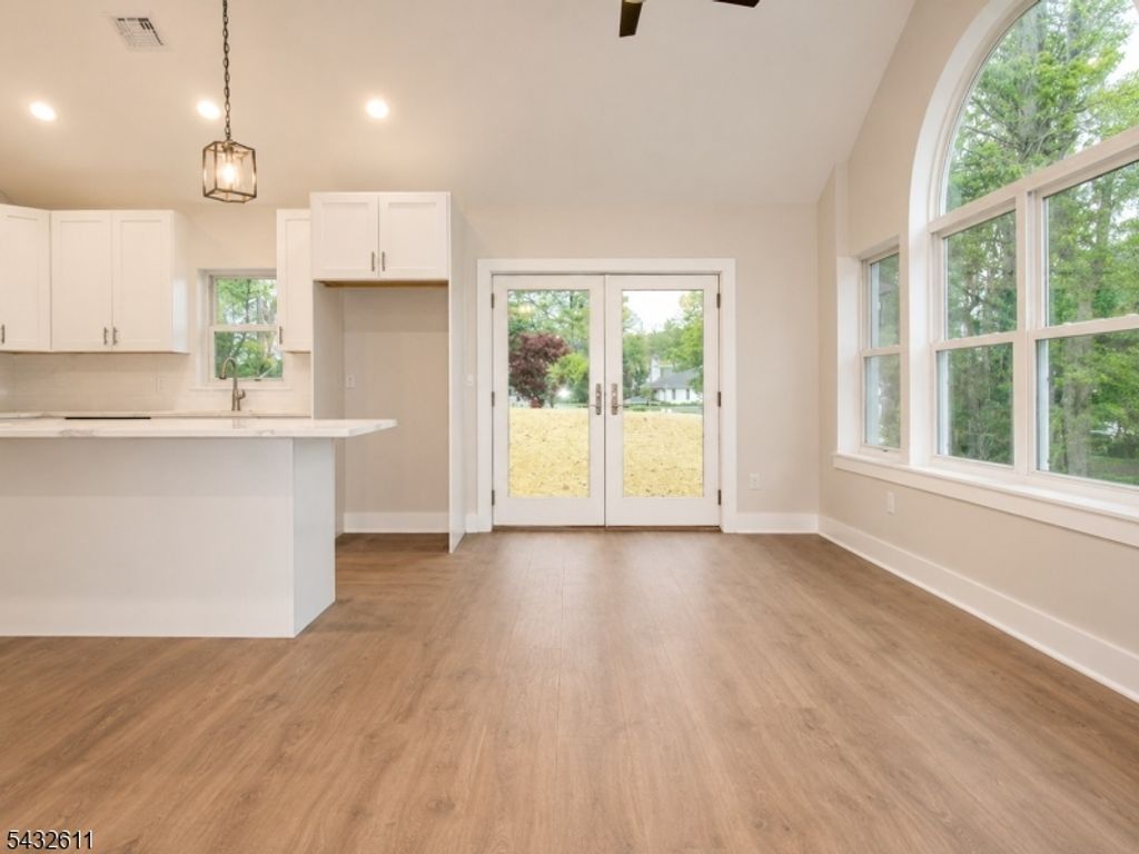 7 Lorettacong Dr, Jefferson Twp., NJ 07849 — photo 5