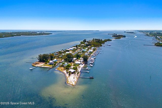 25 Vip Island B, Grant-valkaria, FL 32949