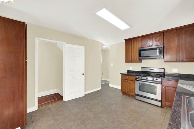 2681 79Th Ave, Oakland, CA 94605