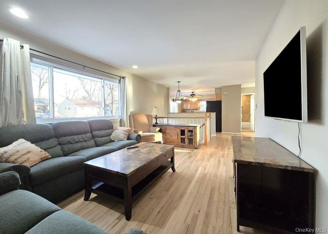 21A Thorney Avenue, Huntington Station, NY 11746