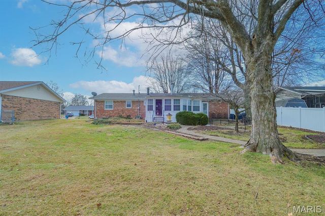 5 Weigela Court, Swansea, IL 62226