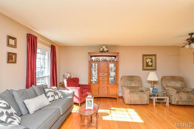 5 Weigela Court, Swansea, IL 62226