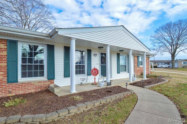 5 Weigela Court, Swansea, IL 62226