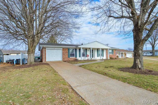 5 Weigela Court, Swansea, IL 62226