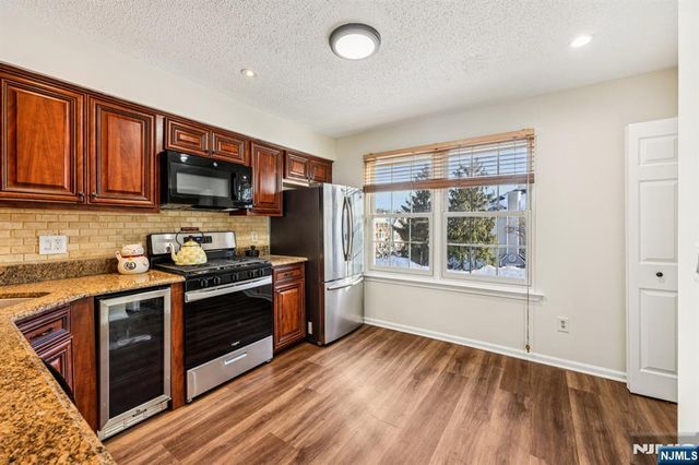 1075 Ash Drive, Mahwah, NJ 07430