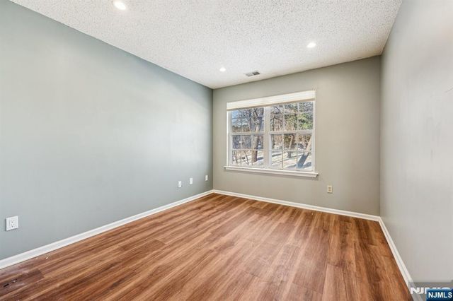 1075 Ash Drive, Mahwah, NJ 07430