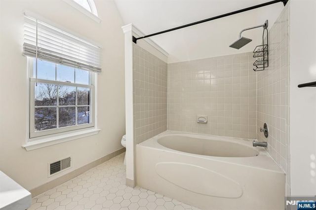 1075 Ash Drive, Mahwah, NJ 07430