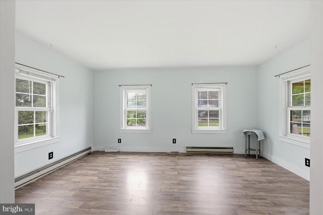 890 MELROSE LN, York, PA 17402