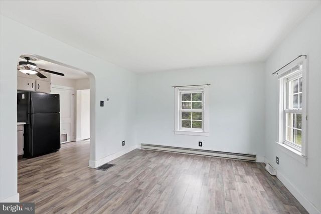 890 MELROSE LN, York, PA 17402