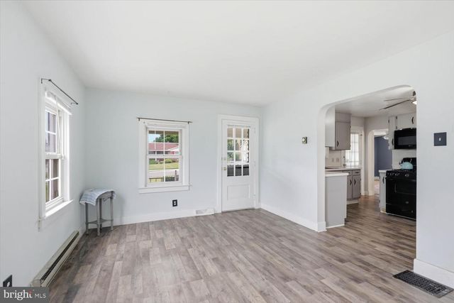 890 MELROSE LN, York, PA 17402