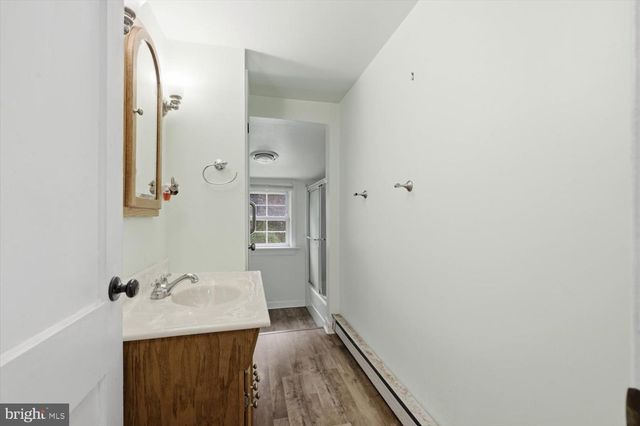 890 MELROSE LN, York, PA 17402