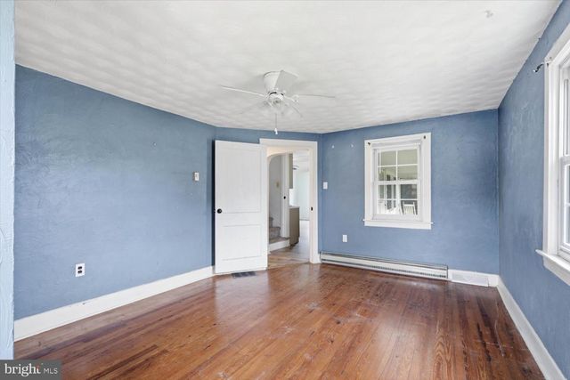 890 MELROSE LN, York, PA 17402