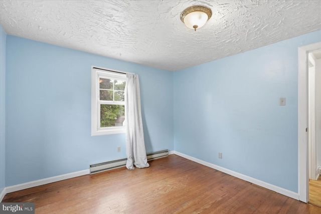 890 MELROSE LN, York, PA 17402