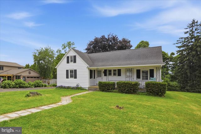 890 MELROSE LN, York, PA 17402
