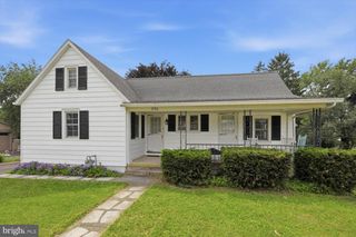 890 MELROSE LN, York, PA 17402