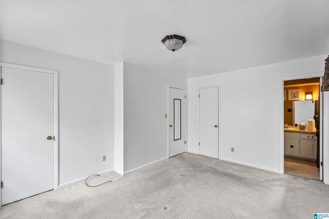 1264 OLD OAK CIRCLE, Birmingham, AL 35235