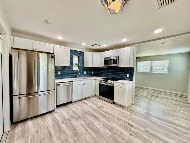 4406 W TRILBY AVENUE, Tampa, FL 33616