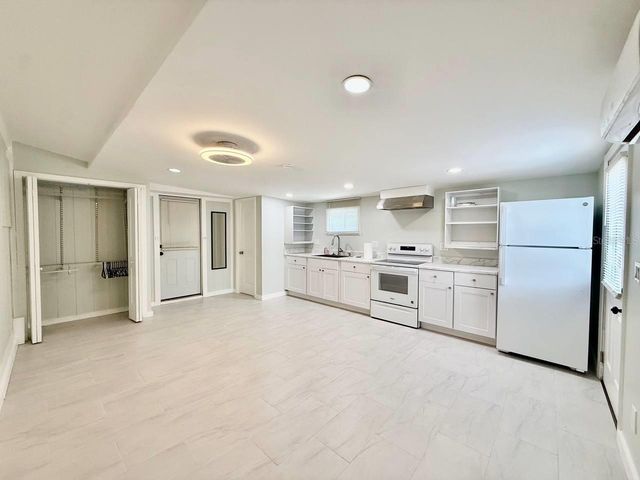 4406 W TRILBY AVENUE, Tampa, FL 33616
