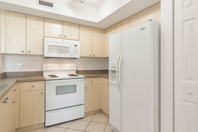 1801 N Flagler Drive 519, West Palm Beach, FL 33407