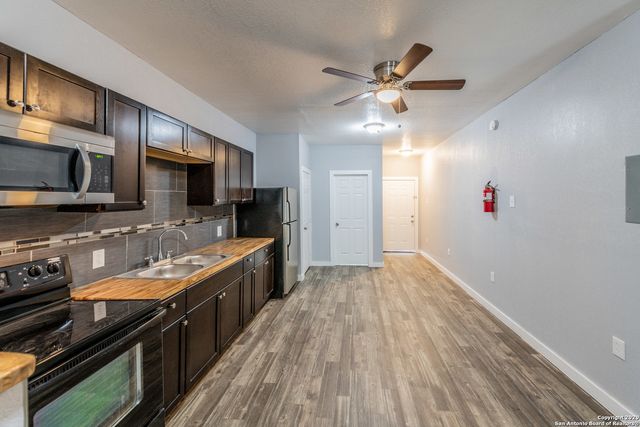 2305 Pinn Rd Apt 5, San Antonio, TX 78227