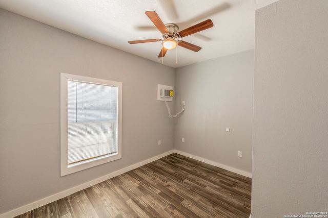 2305 Pinn Rd Apt 5, San Antonio, TX 78227