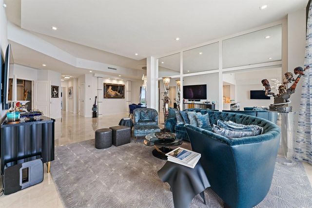 2700 N Ocean Drive Ph-1b, Singer Island, FL 33404