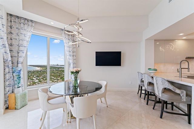 2700 N Ocean Drive Ph-1b, Singer Island, FL 33404