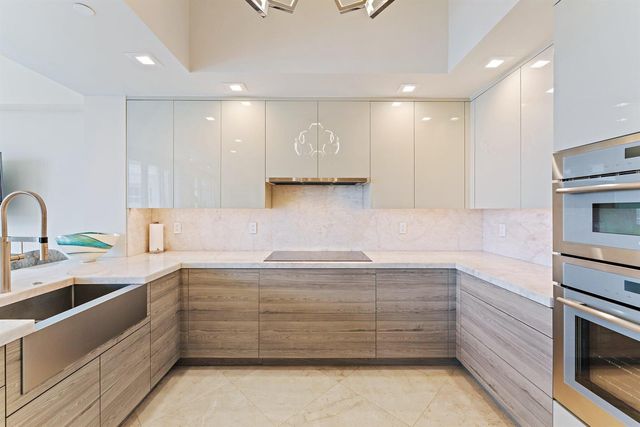 2700 N Ocean Drive Ph-1b, Singer Island, FL 33404
