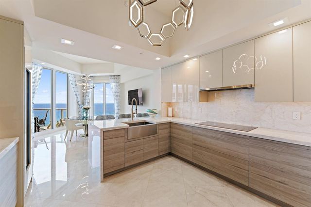 2700 N Ocean Drive Ph-1b, Singer Island, FL 33404