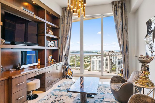 2700 N Ocean Drive Ph-1b, Singer Island, FL 33404