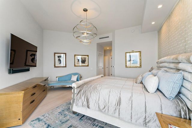 2700 N Ocean Drive Ph-1b, Singer Island, FL 33404
