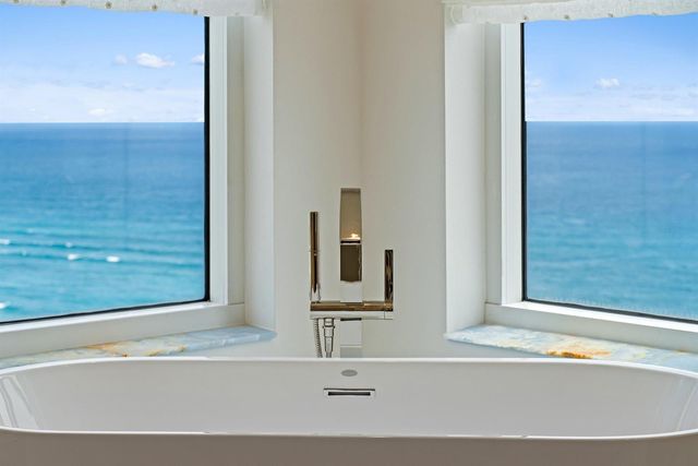 2700 N Ocean Drive Ph-1b, Singer Island, FL 33404