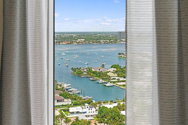 2700 N Ocean Drive Ph-1b, Singer Island, FL 33404