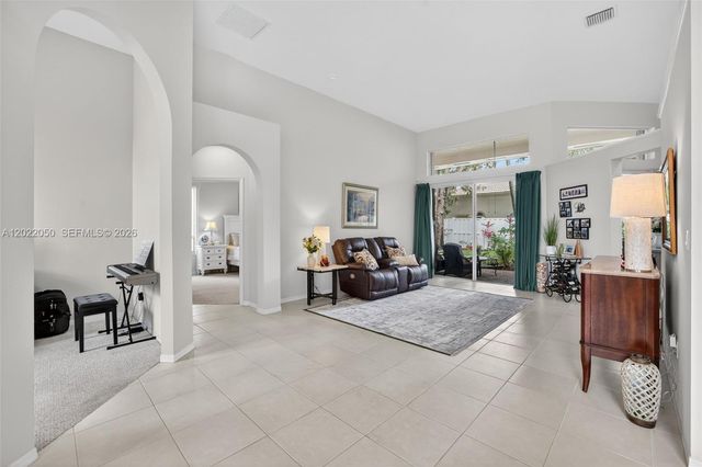 13775 NW 20th St, Pembroke Pines, FL 33028