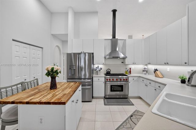 13775 NW 20th St, Pembroke Pines, FL 33028