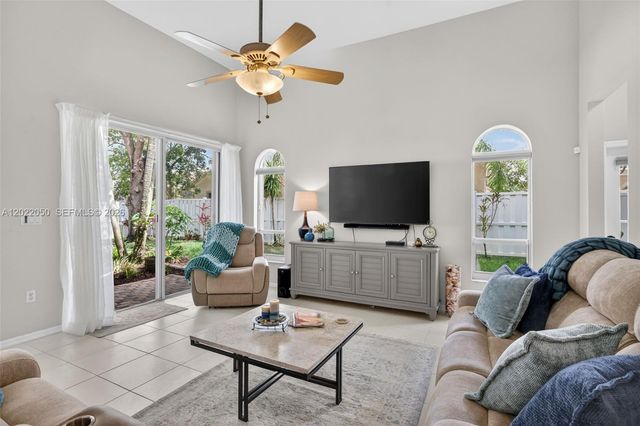 13775 NW 20th St, Pembroke Pines, FL 33028