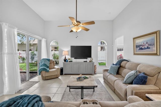13775 NW 20th St, Pembroke Pines, FL 33028