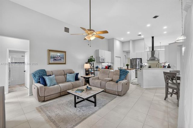 13775 NW 20th St, Pembroke Pines, FL 33028