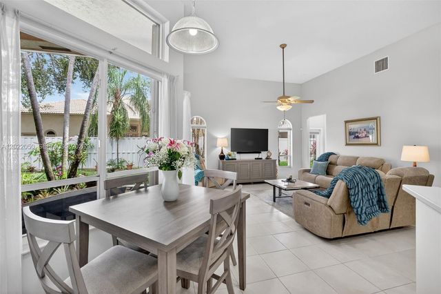 13775 NW 20th St, Pembroke Pines, FL 33028