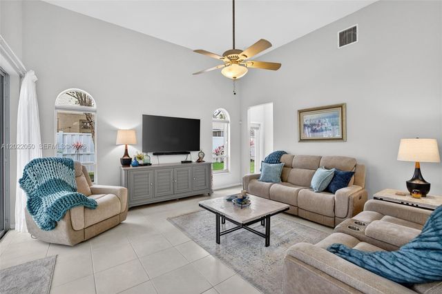 13775 NW 20th St, Pembroke Pines, FL 33028