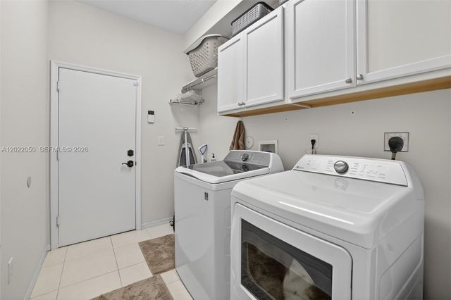13775 NW 20th St, Pembroke Pines, FL 33028