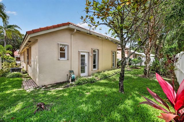 13775 NW 20th St, Pembroke Pines, FL 33028