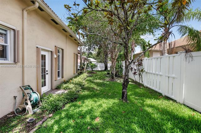 13775 NW 20th St, Pembroke Pines, FL 33028